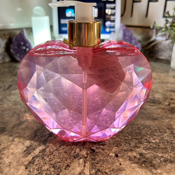 Posh+ Pop Strawberry Scented Pink Heart-Shaped Hand Soap 16.9oz refillable - Picture 3 of 5